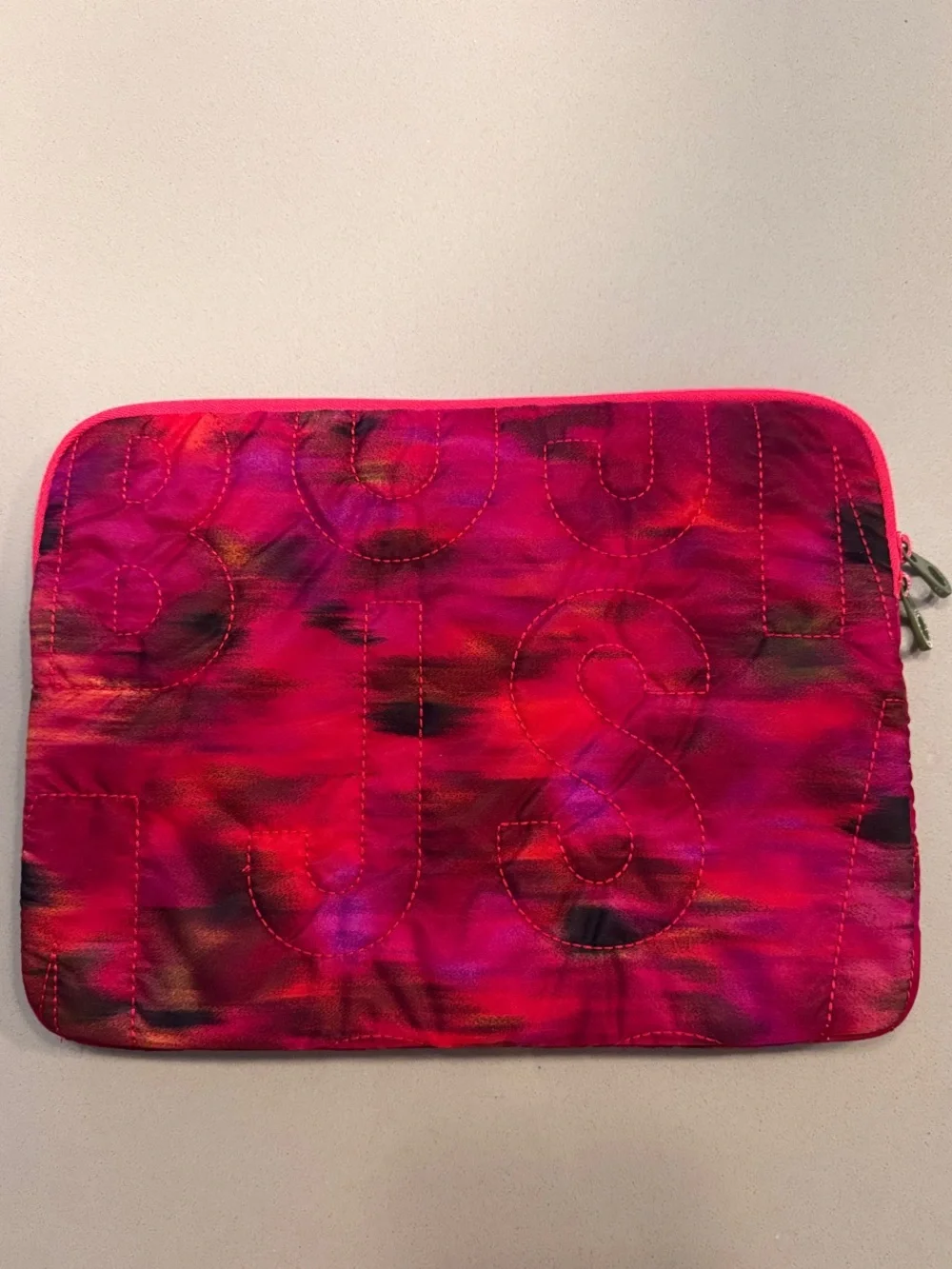 Marc by Marc Jacobs Fuchsia Tie Dye 14 inch Laptop Sleeve – Rare Y2K Era Piece